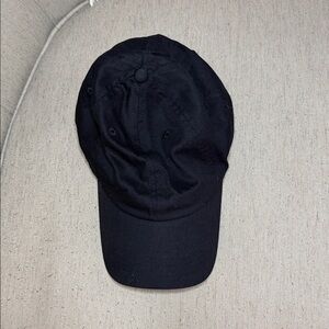 H&M Sleek Black Cap